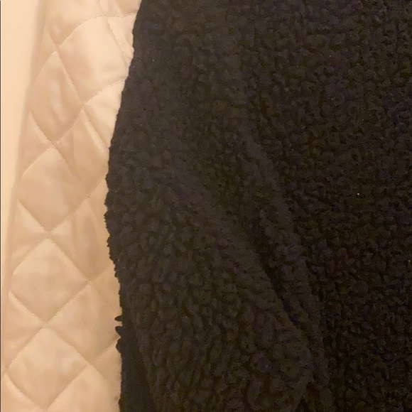 Very cute, and warm! Only worn about three times! - Picture 4 of 7
